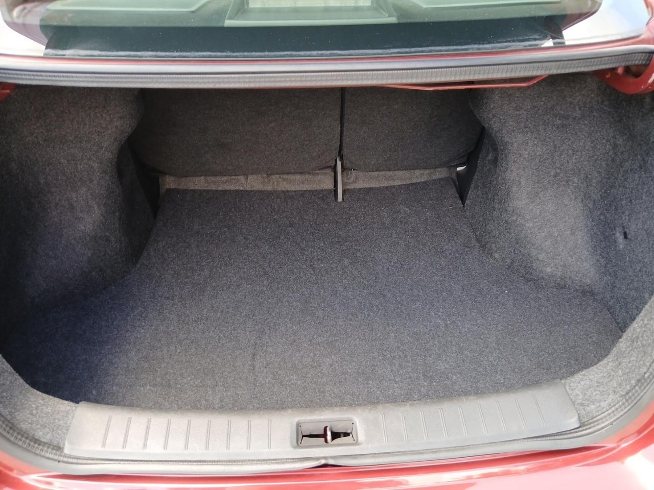 Nissan Sentra S 6MT 2017