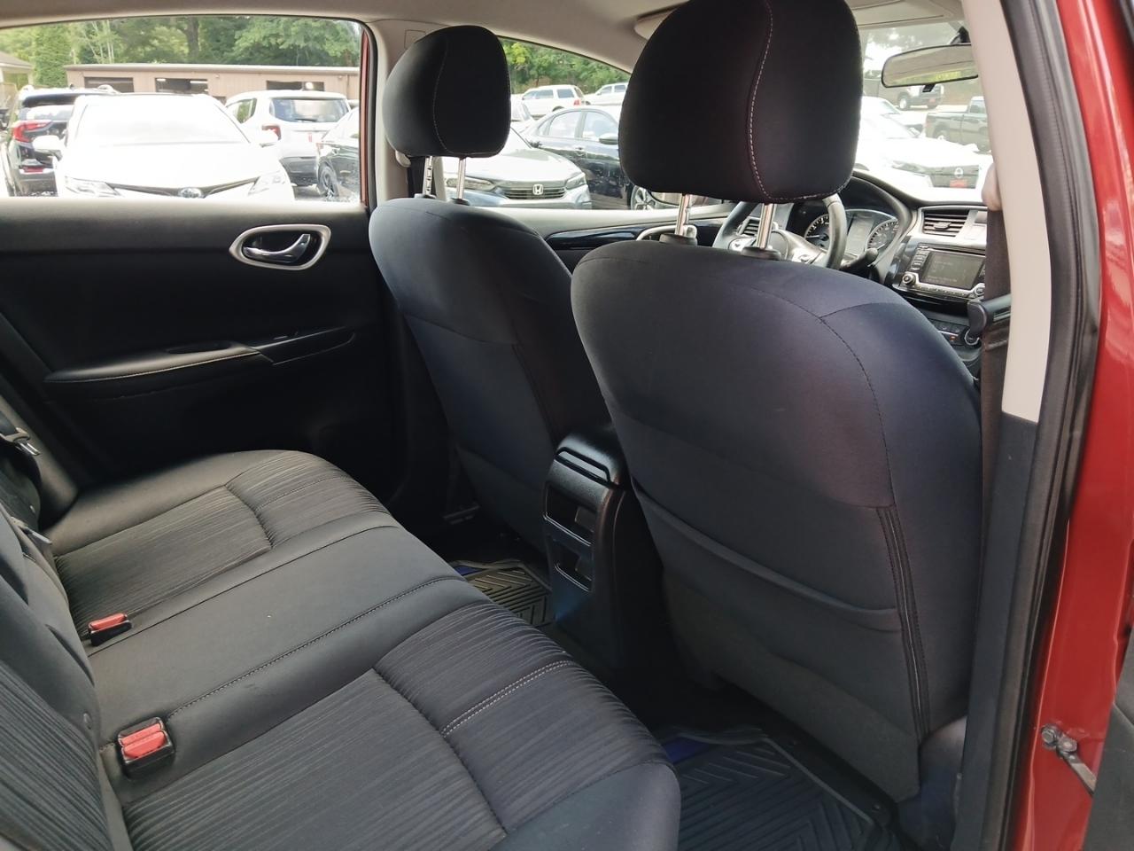 Nissan Sentra S 6MT 2017