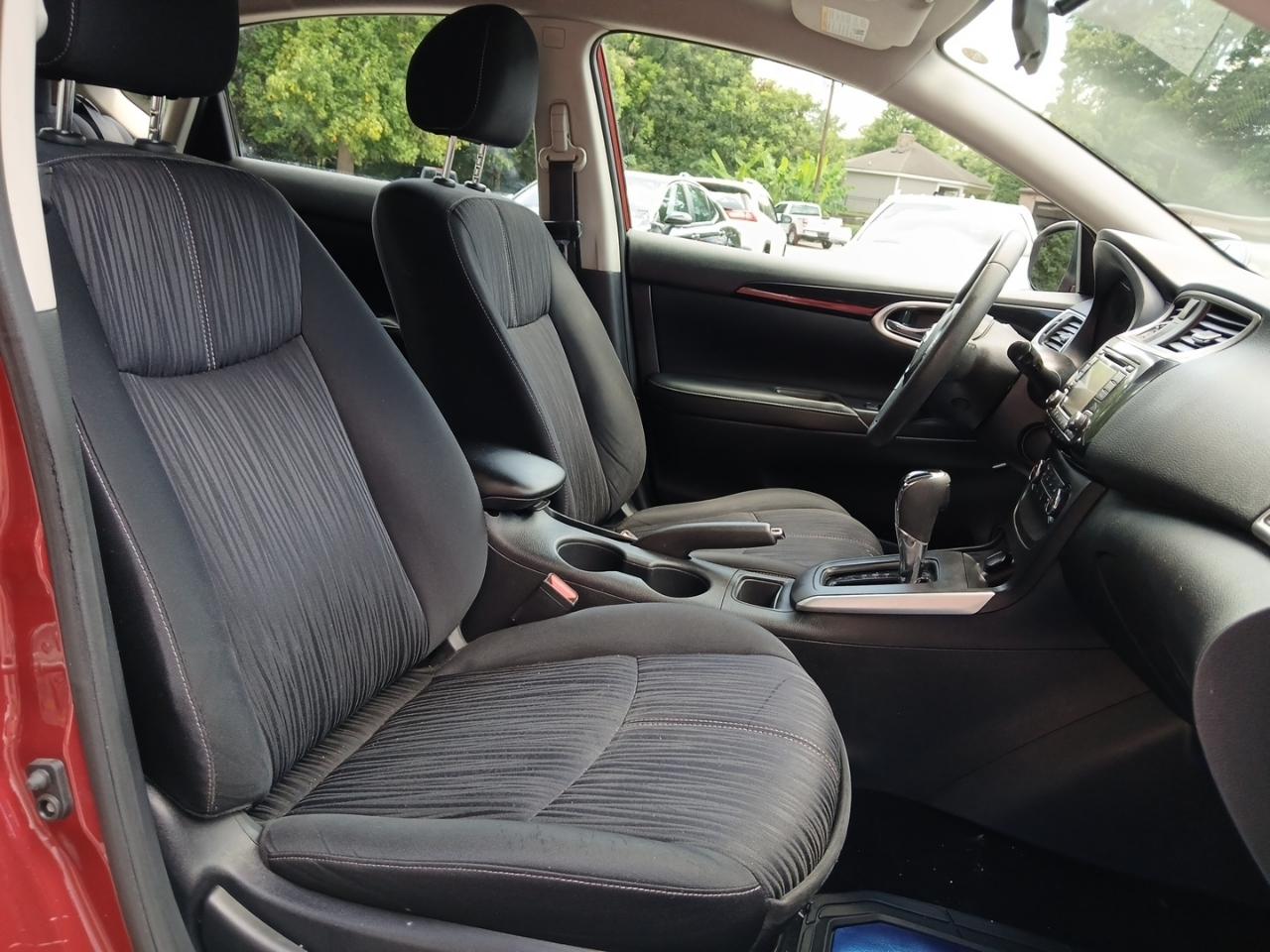 Nissan Sentra S 6MT 2017