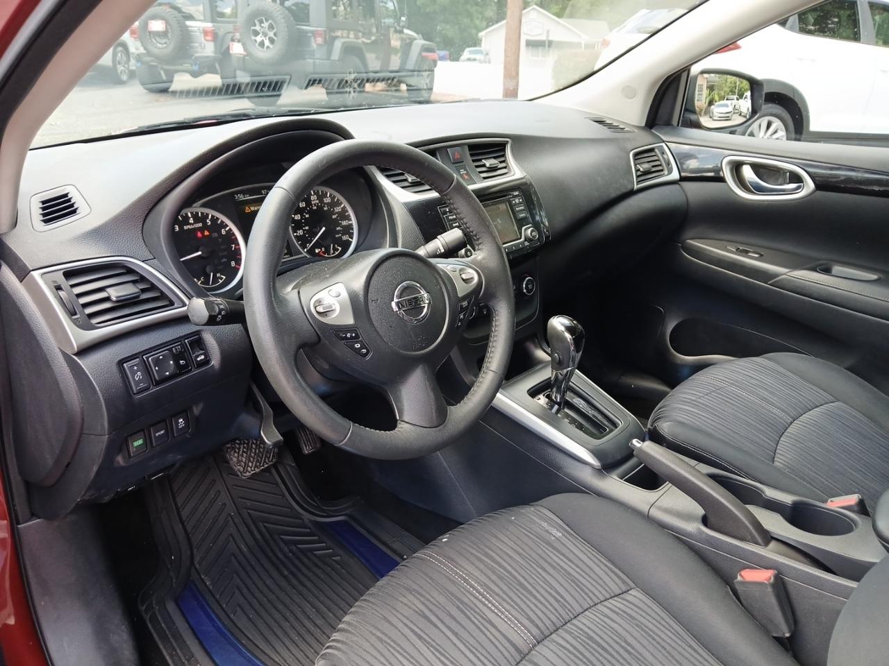 Nissan Sentra S 6MT 2017
