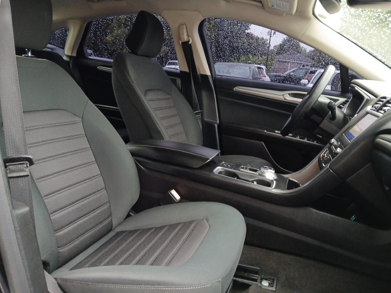 Ford Fusion SE 2020