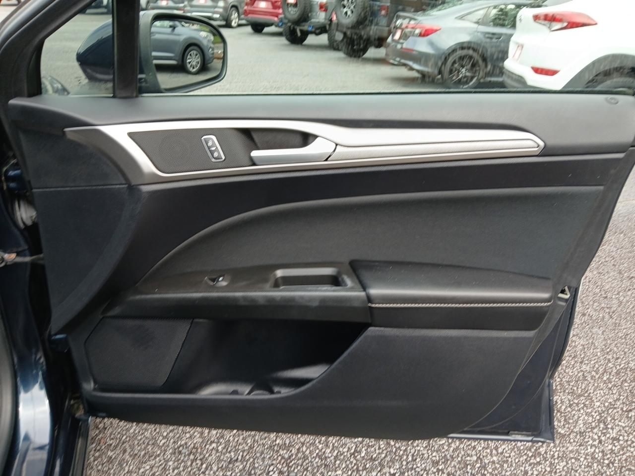 Ford Fusion SE 2020