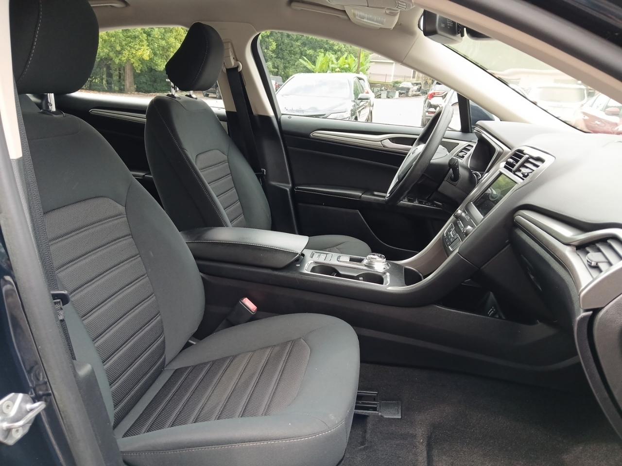Ford Fusion SE 2020