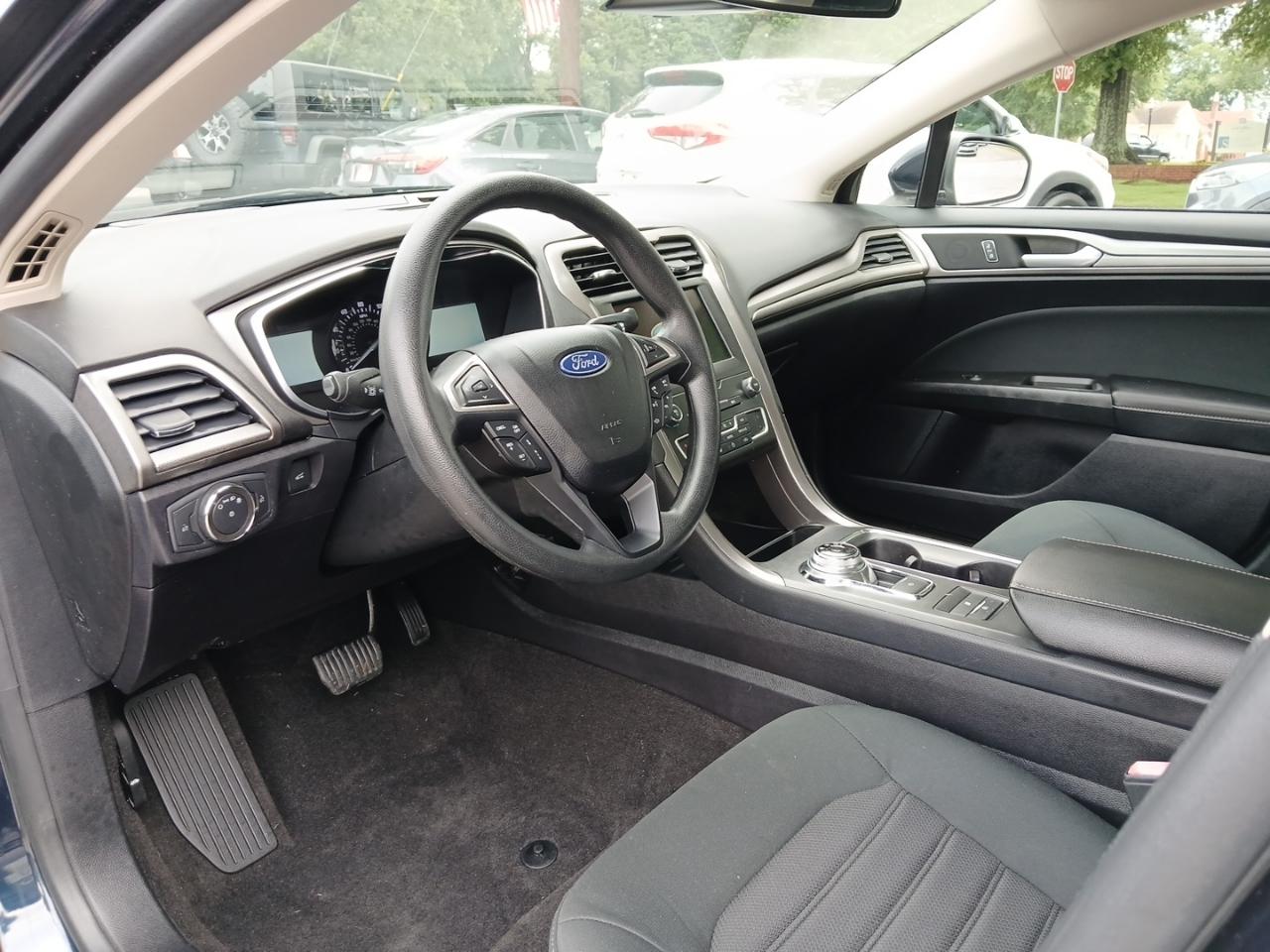Ford Fusion SE 2020