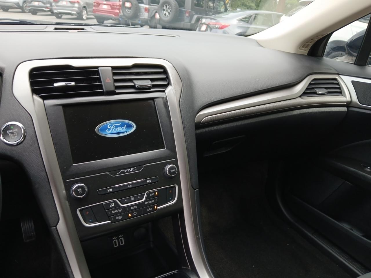 Ford Fusion SE 2020
