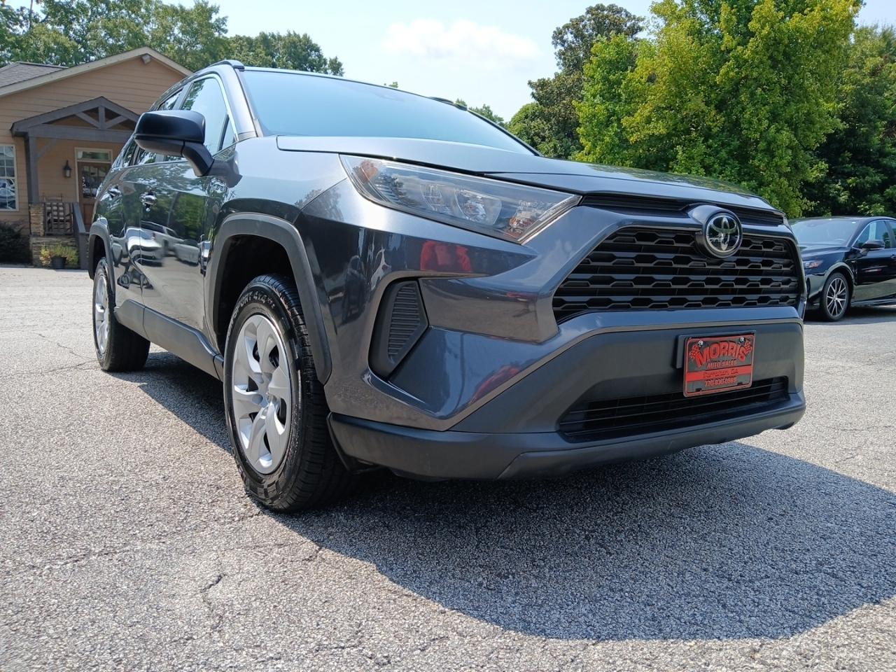 Toyota RAV4 LE 2021