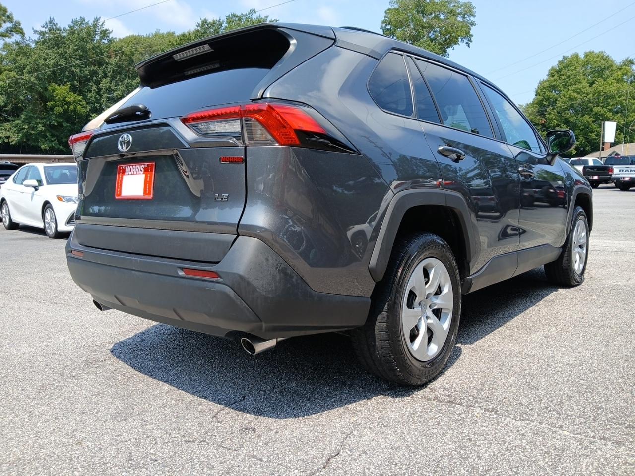 Toyota RAV4 LE 2021
