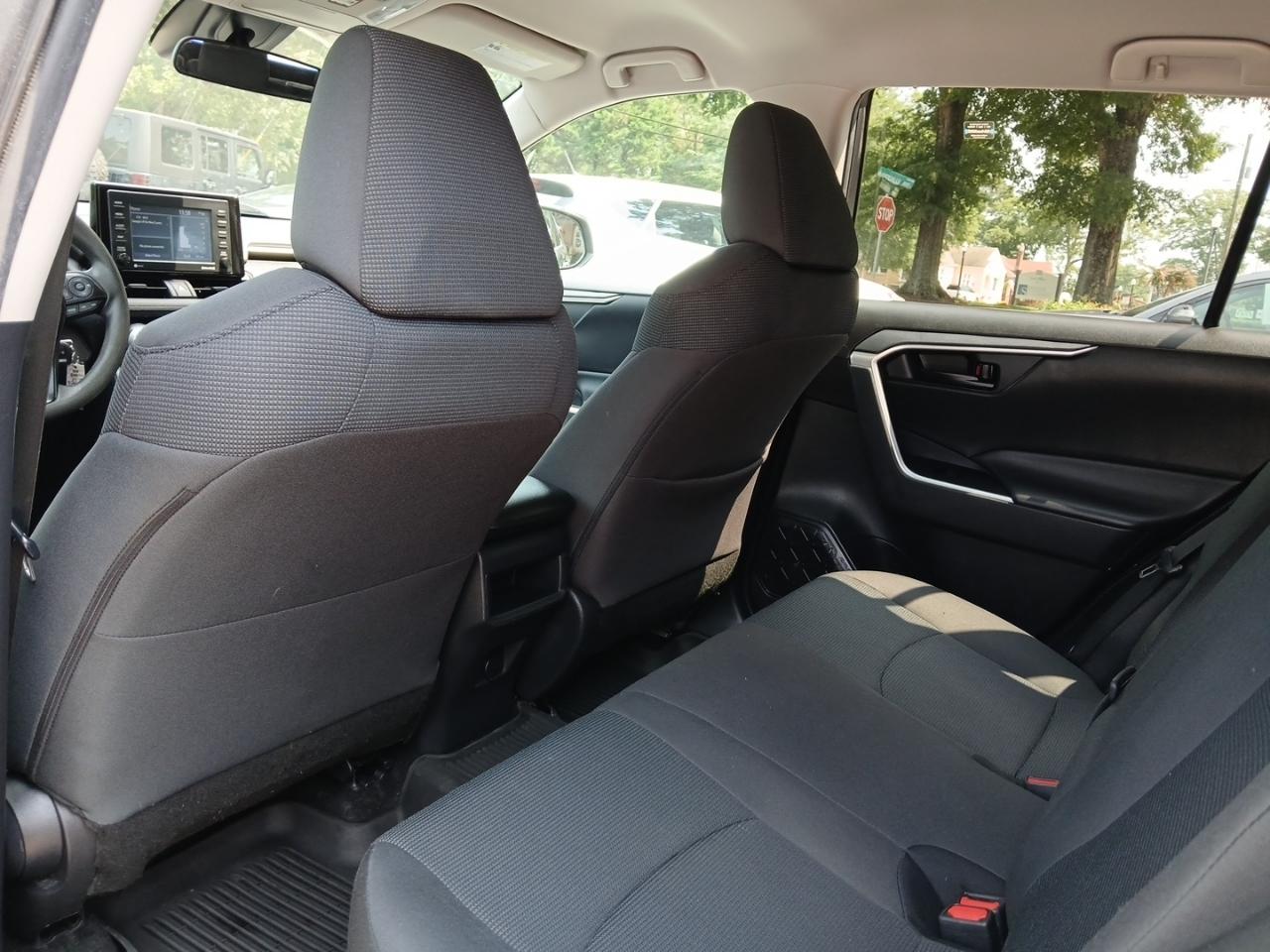 Toyota RAV4 LE 2021