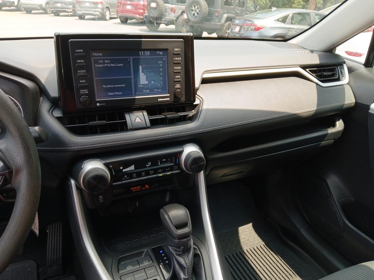 Toyota RAV4 LE 2021