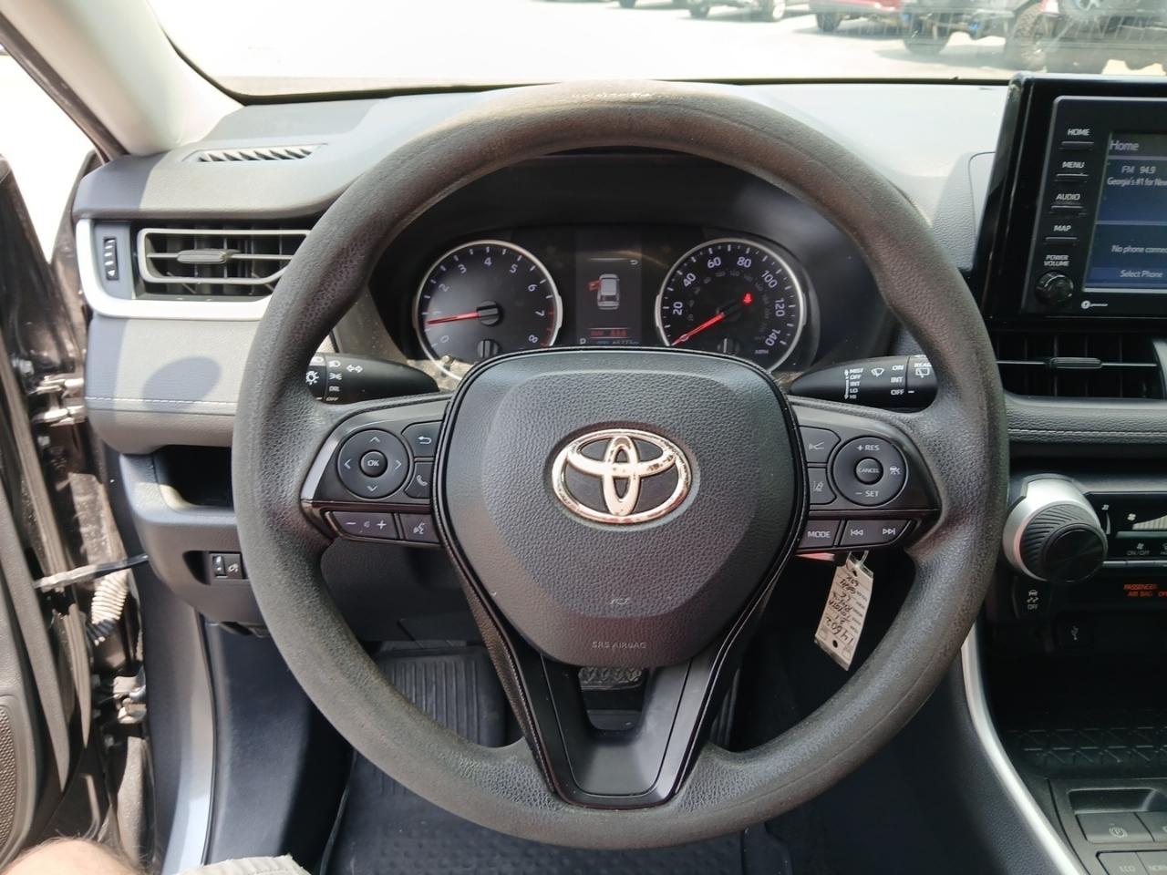 Toyota RAV4 LE 2021