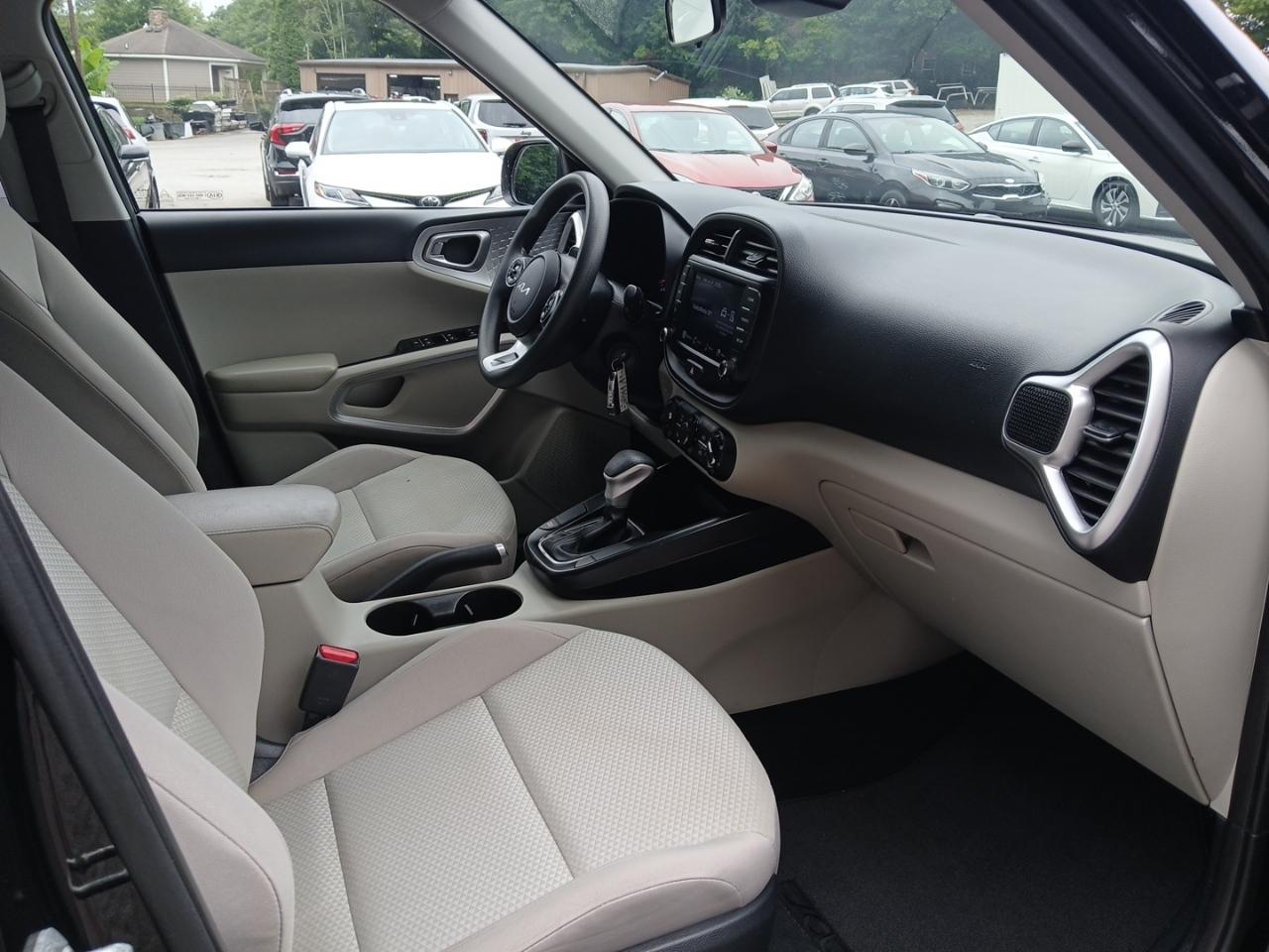 Kia Soul LX CVT 2022