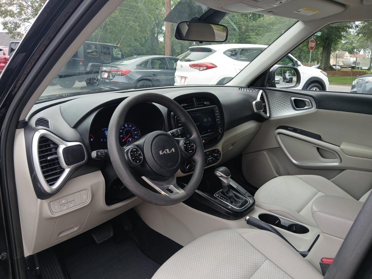 Kia Soul LX CVT 2022