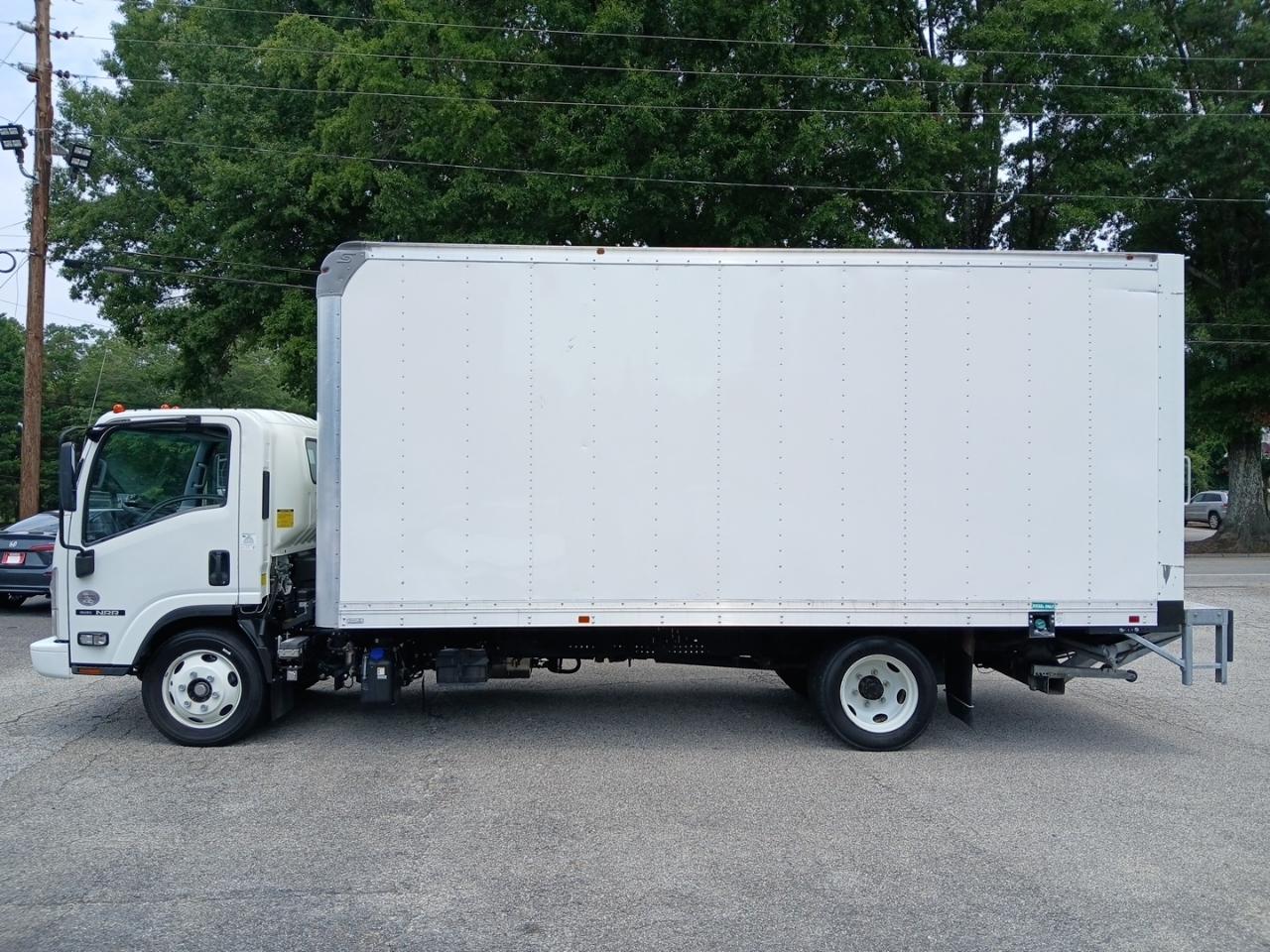 Isuzu NQR  2021