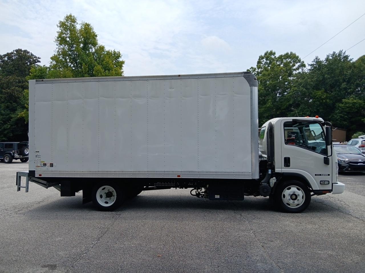 Isuzu NQR  2021