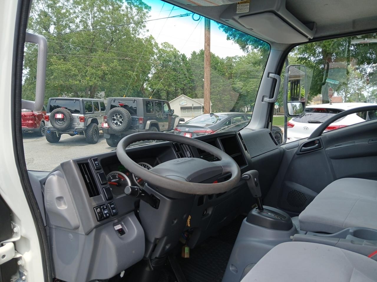 Isuzu NQR  2021