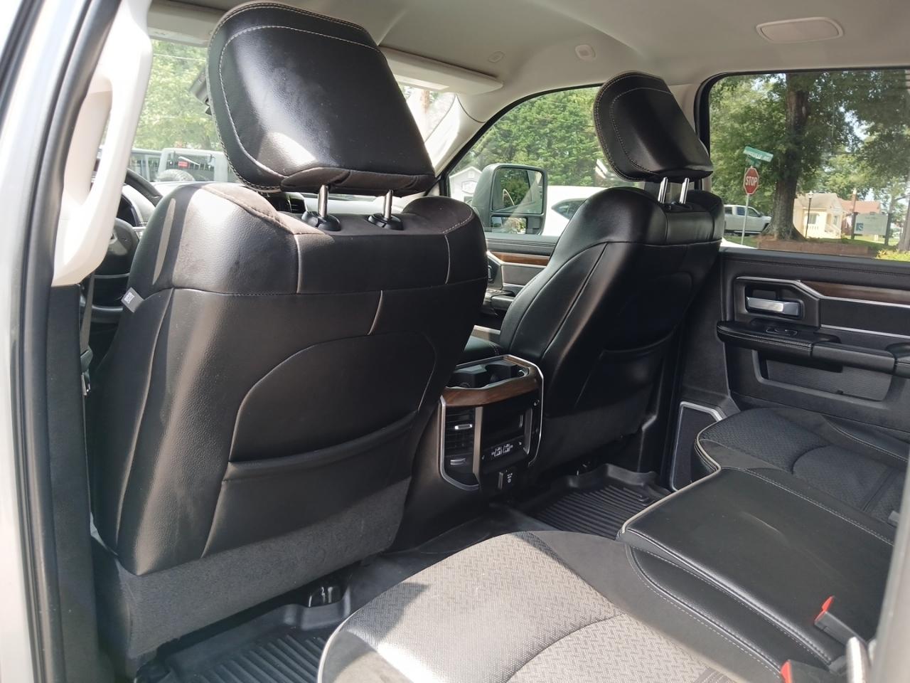 RAM 3500 Laramie Crew Cab LWB 4WD DRW 2024