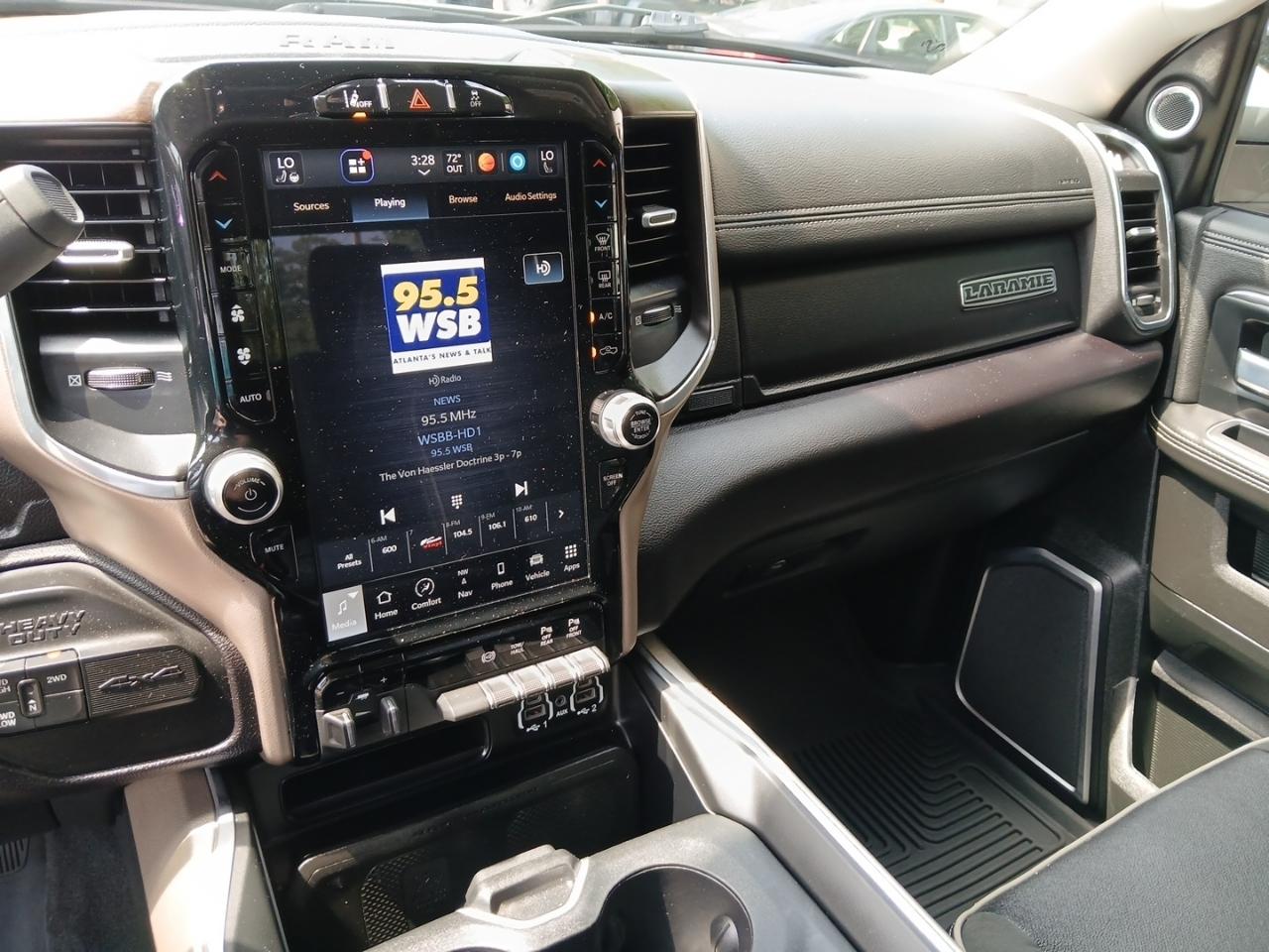 RAM 3500 Laramie Crew Cab LWB 4WD DRW 2024