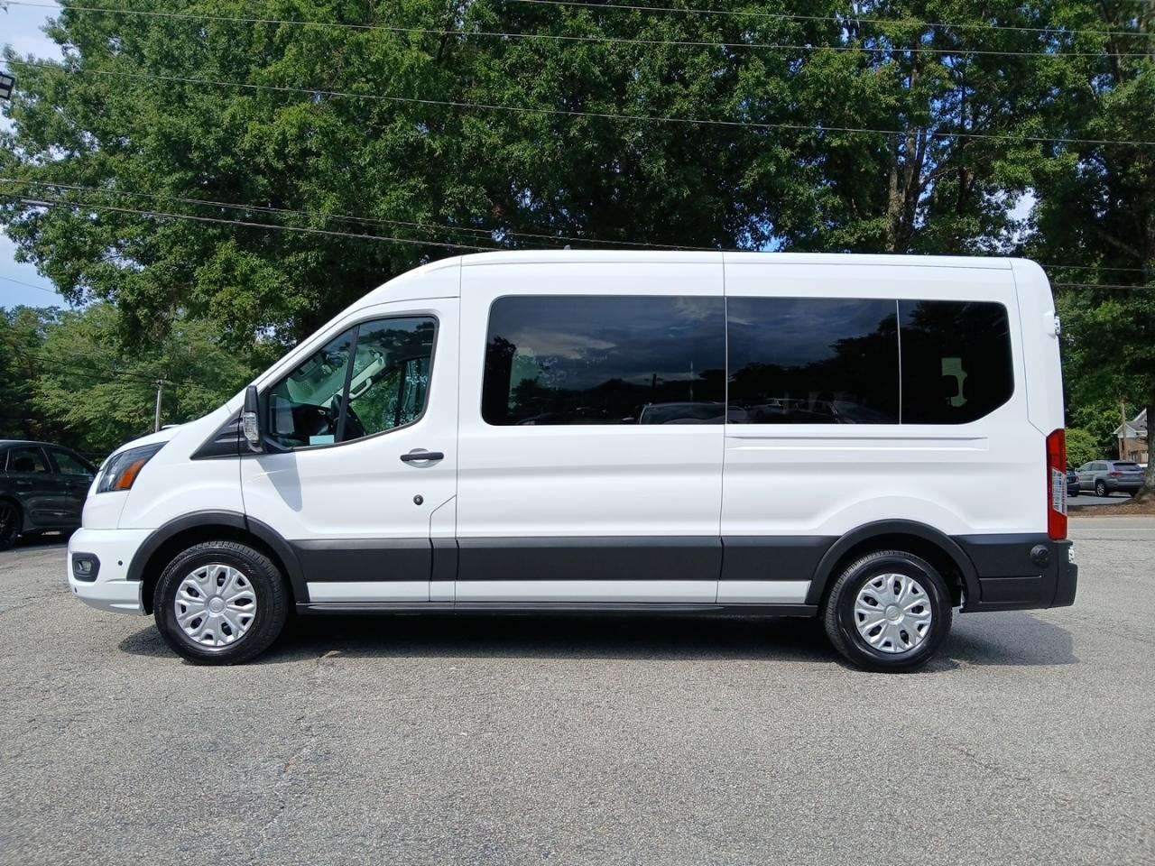 Ford Transit 350 Wagon Med. Roof XL w/Sliding Pass. 148-in. WB 2024