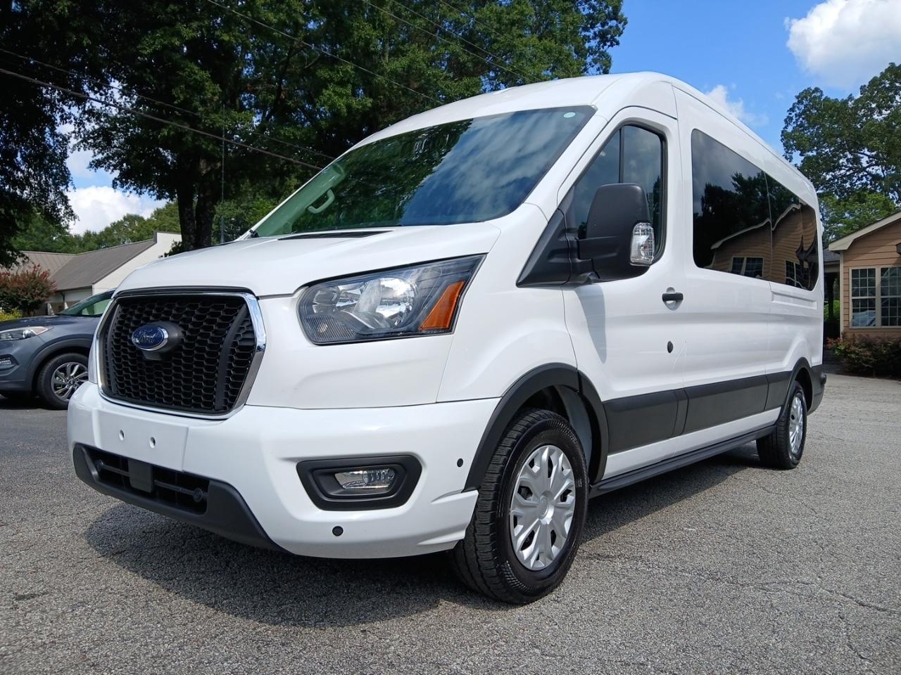 Ford Transit 350 Wagon Med. Roof XL w/Sliding Pass. 148-in. WB 2024