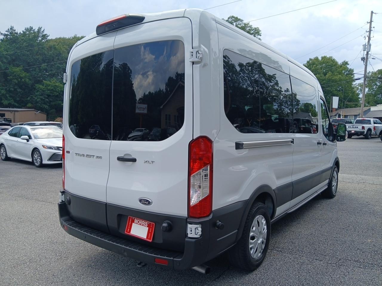 Ford Transit 350 Wagon Med. Roof XL w/Sliding Pass. 148-in. WB 2024
