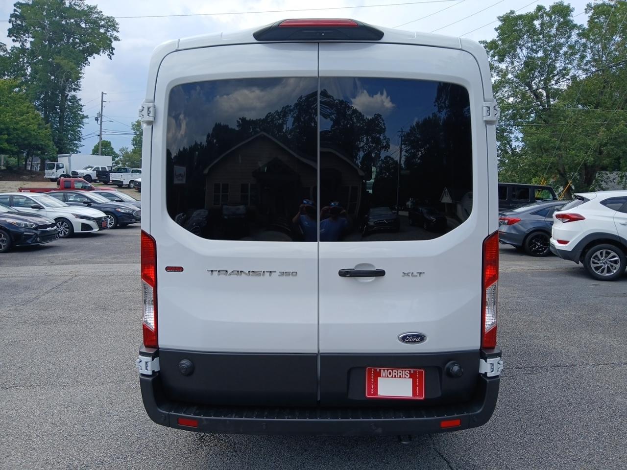 Ford Transit 350 Wagon Med. Roof XL w/Sliding Pass. 148-in. WB 2024
