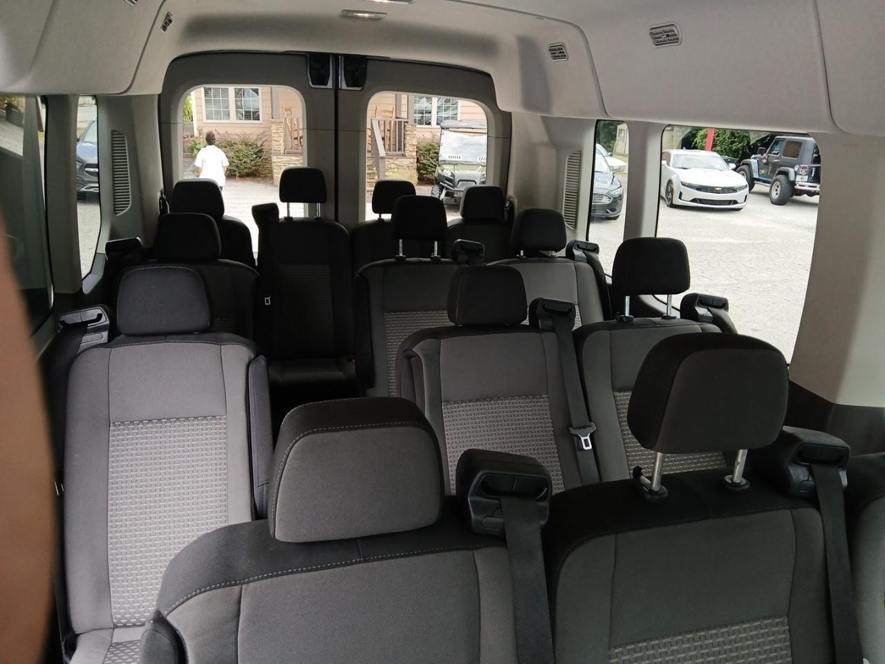 Ford Transit 350 Wagon Med. Roof XL w/Sliding Pass. 148-in. WB 2024