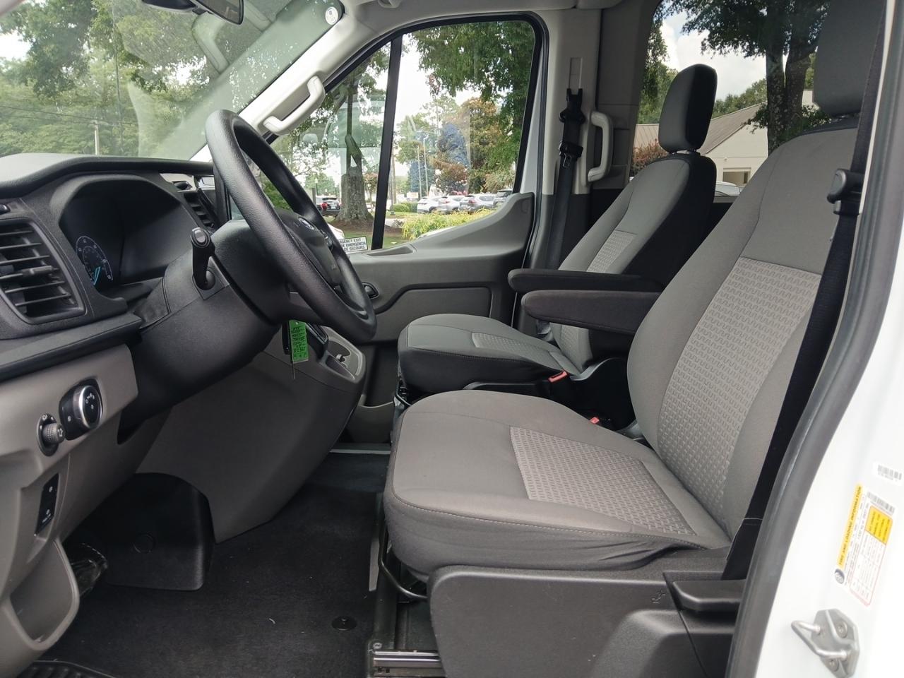 Ford Transit 350 Wagon Med. Roof XL w/Sliding Pass. 148-in. WB 2024