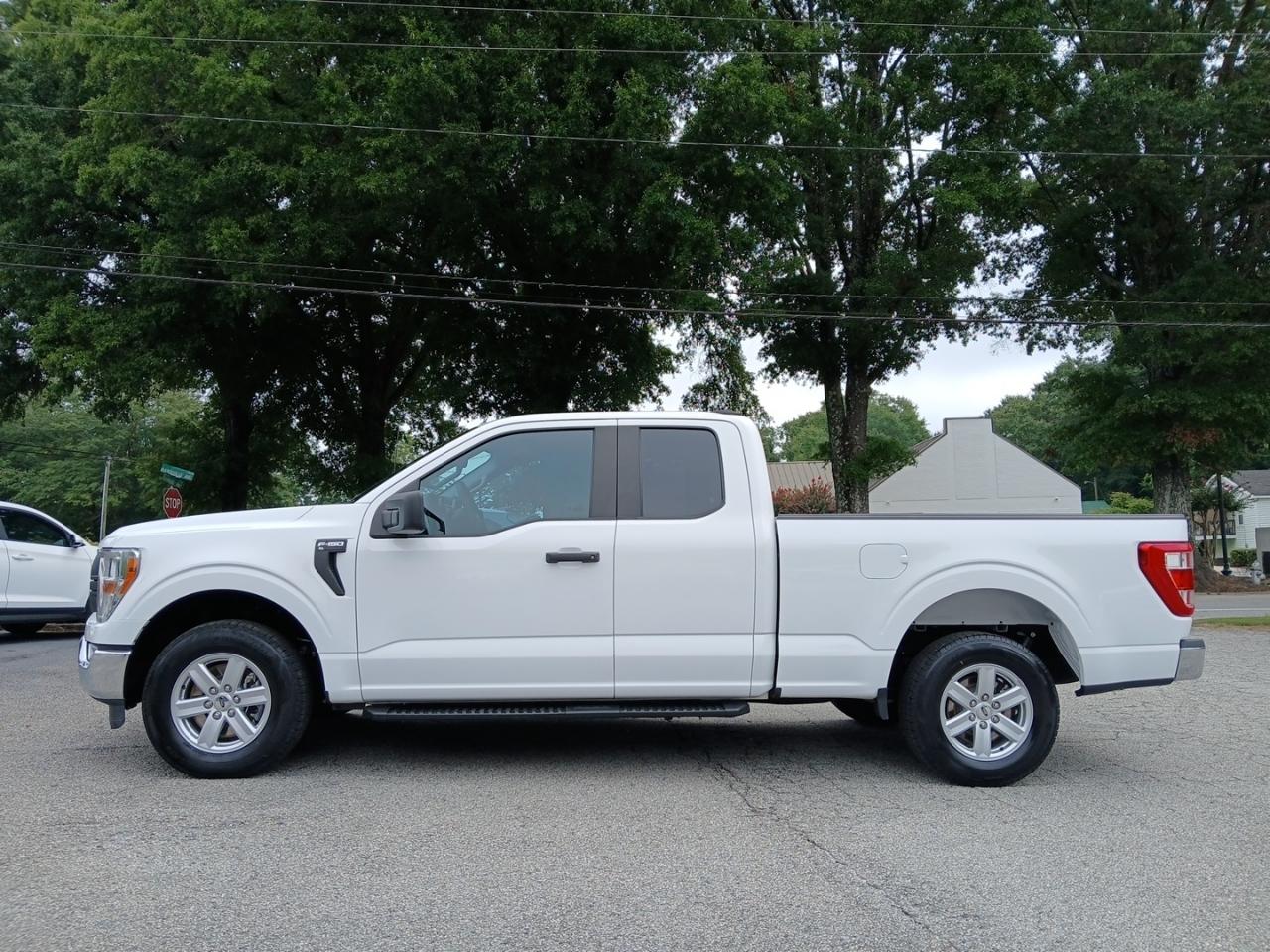 Ford F-150 2WD SuperCab 145" XL 2022