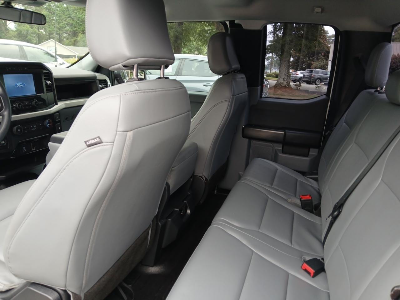 Ford F-150 2WD SuperCab 145" XL 2022