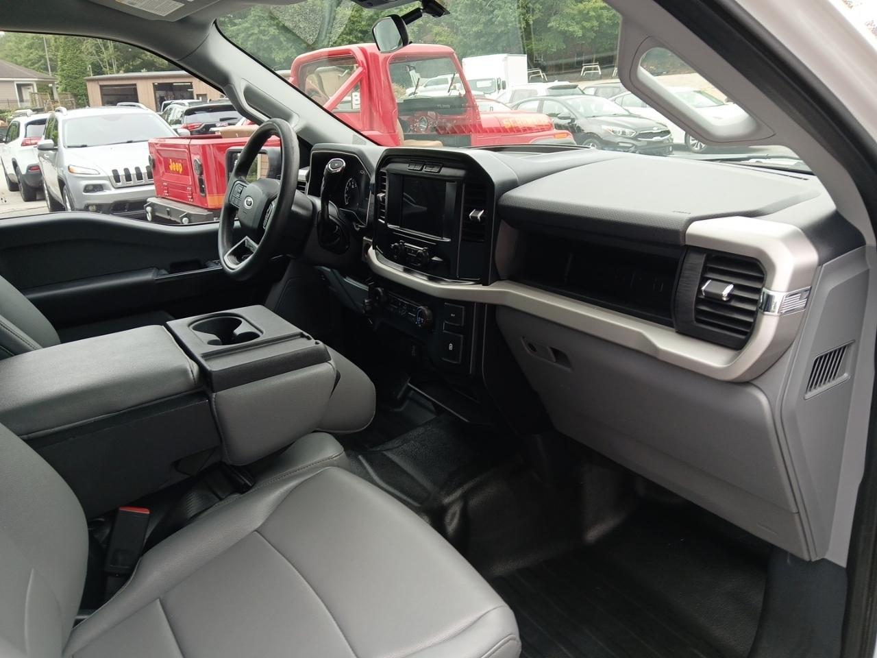 Ford F-150 2WD SuperCab 145" XL 2022