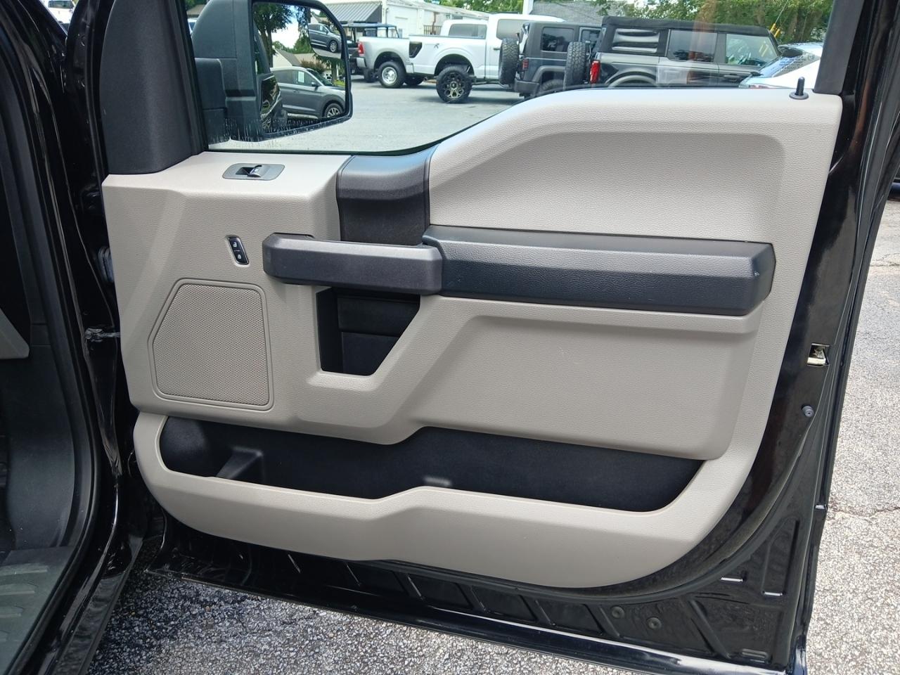 Ford F-150 2WD Reg Cab 141" XL 2018