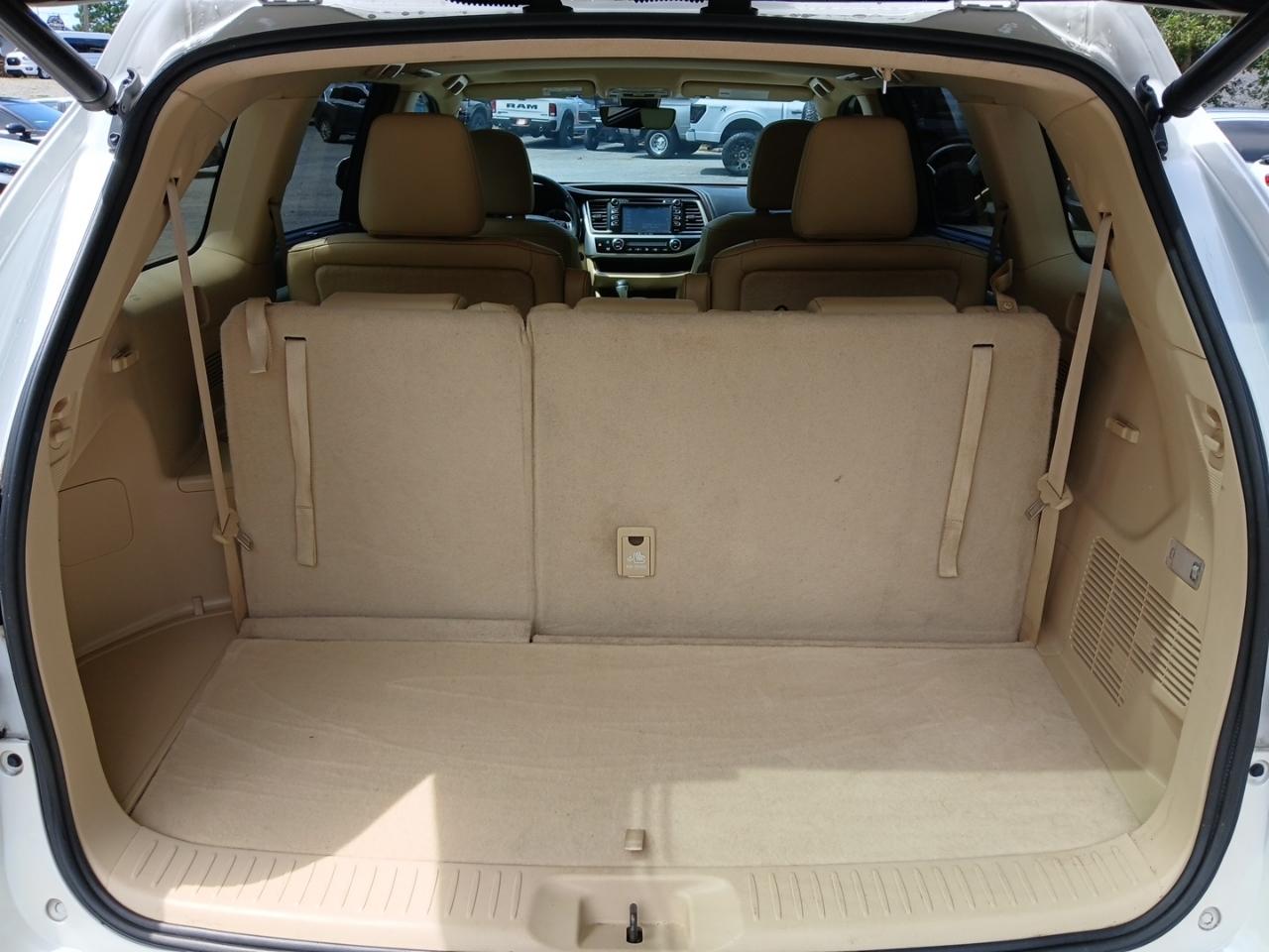 Toyota Highlander SE FWD V6 2019