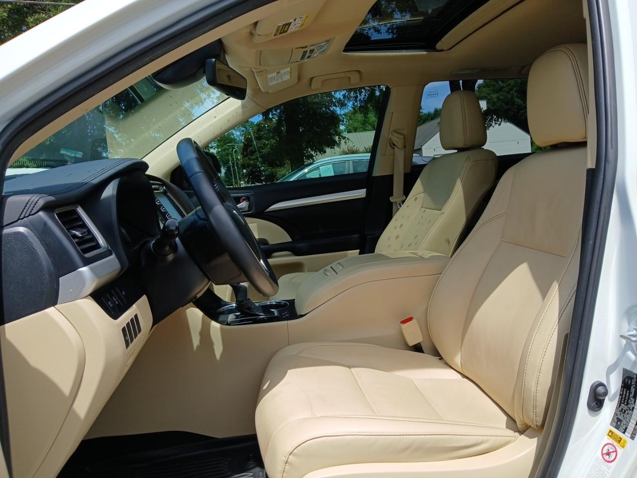 Toyota Highlander SE FWD V6 2019