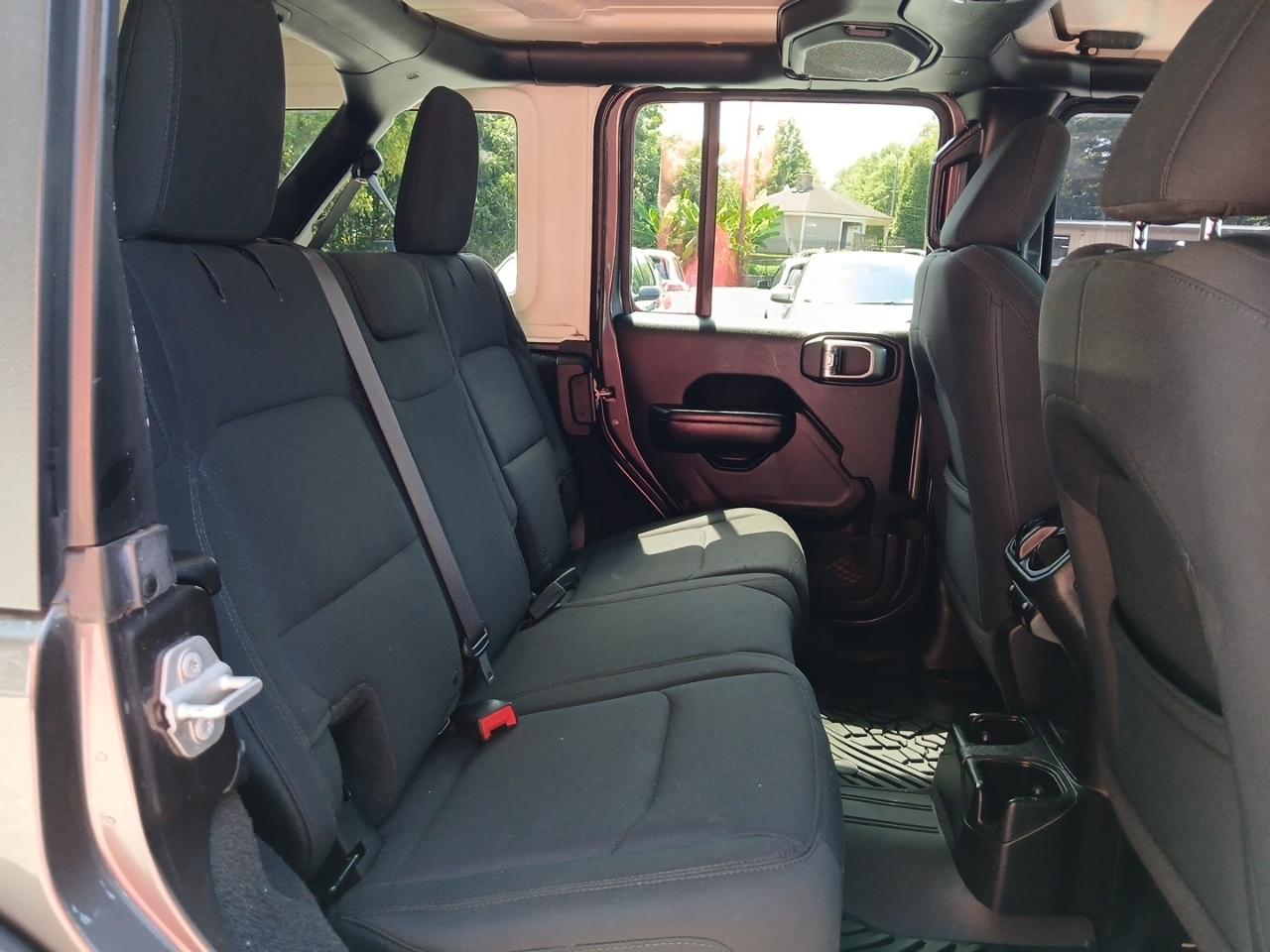 Jeep Wrangler Unlimited Sport 2018