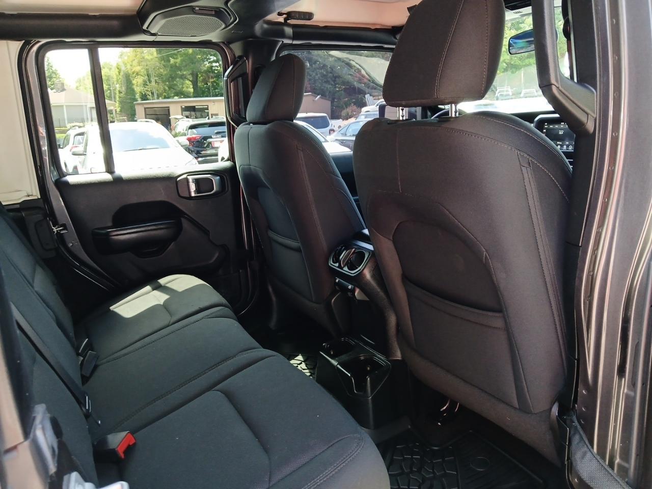 Jeep Wrangler Unlimited Sport 2018