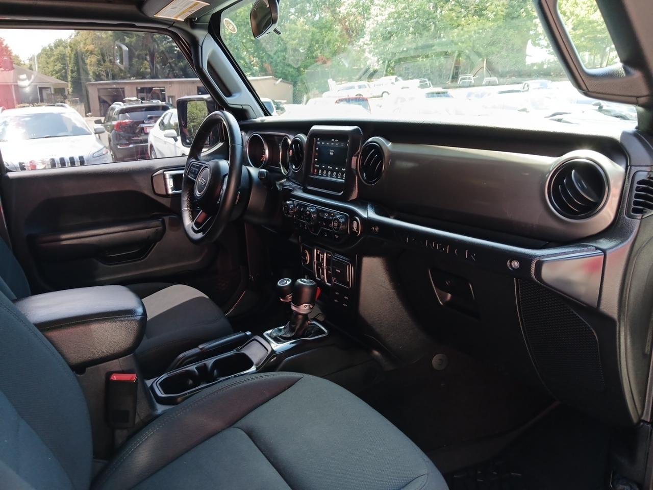 Jeep Wrangler Unlimited Sport 2018