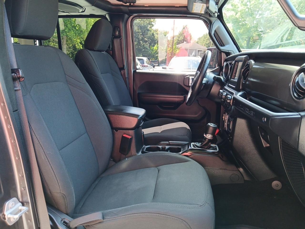 Jeep Wrangler Unlimited Sport 2018