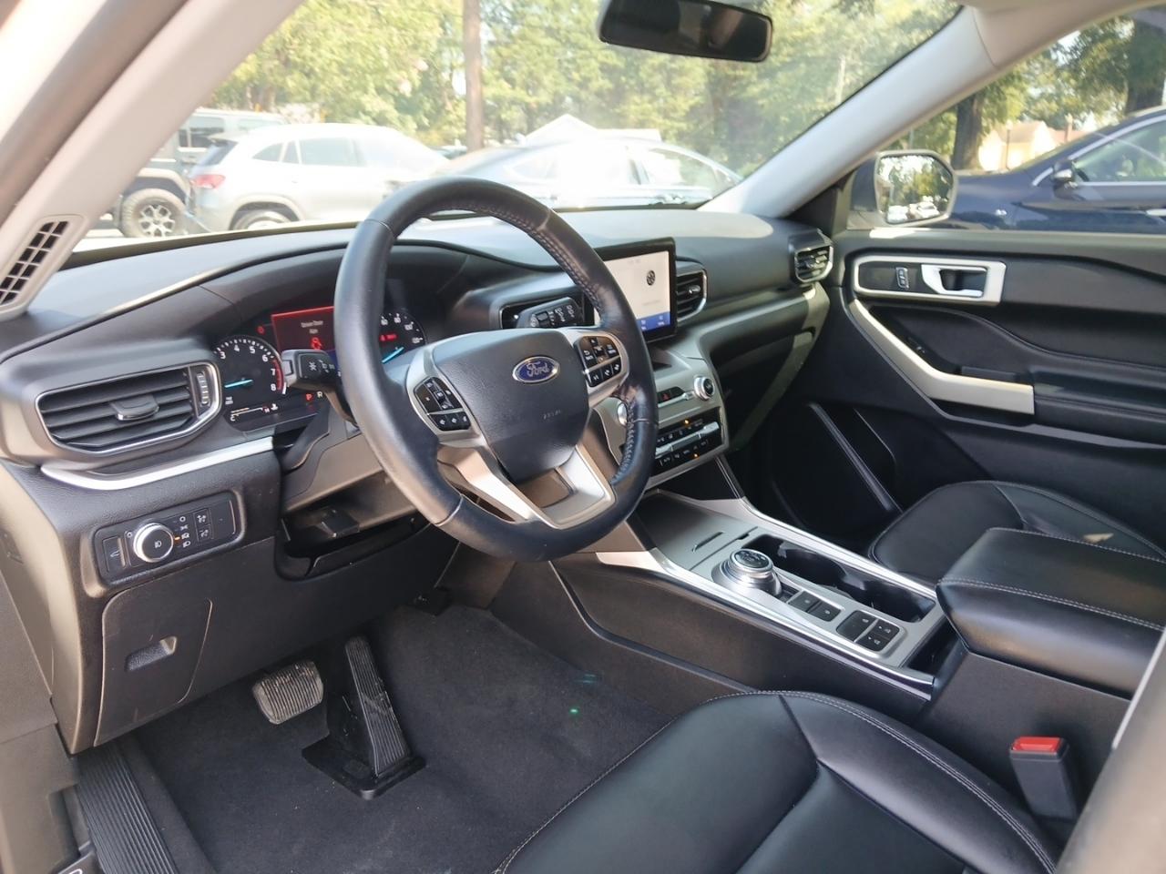 Ford Explorer XLT 2022