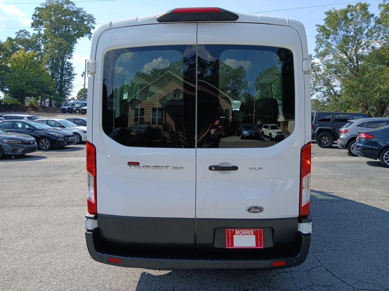 Ford Transit 350 Wagon Med. Roof XL w/Sliding Pass. 148-in. WB 2023