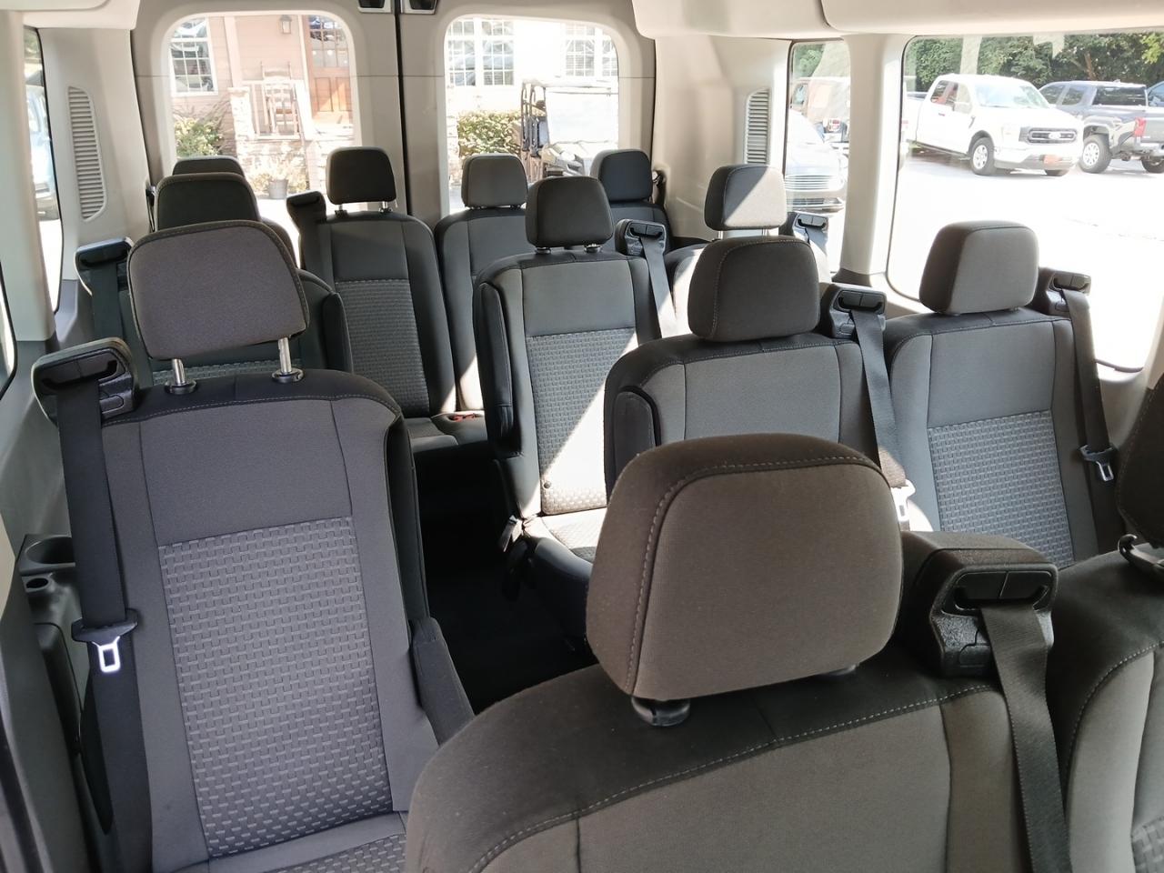 Ford Transit 350 Wagon Med. Roof XL w/Sliding Pass. 148-in. WB 2023