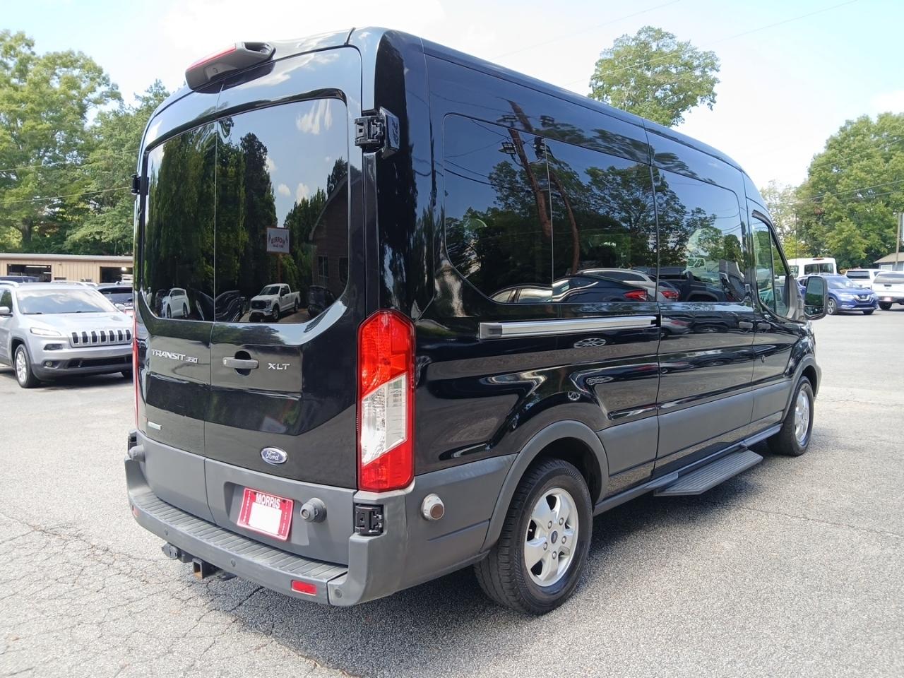 Ford Transit 350 Wagon Med. Roof XL w/Sliding Pass. 148-in. WB 2018