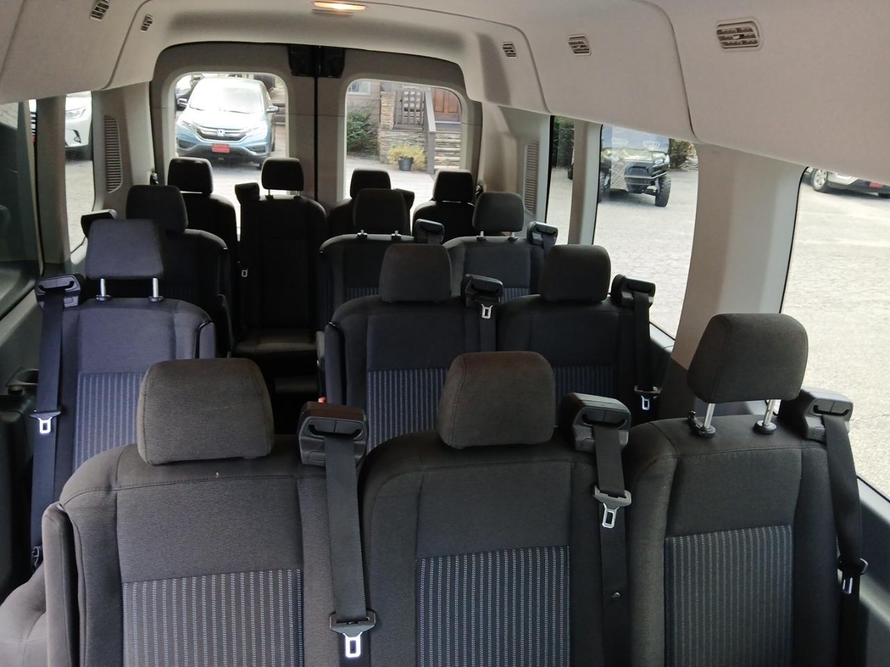 Ford Transit 350 Wagon Med. Roof XL w/Sliding Pass. 148-in. WB 2018