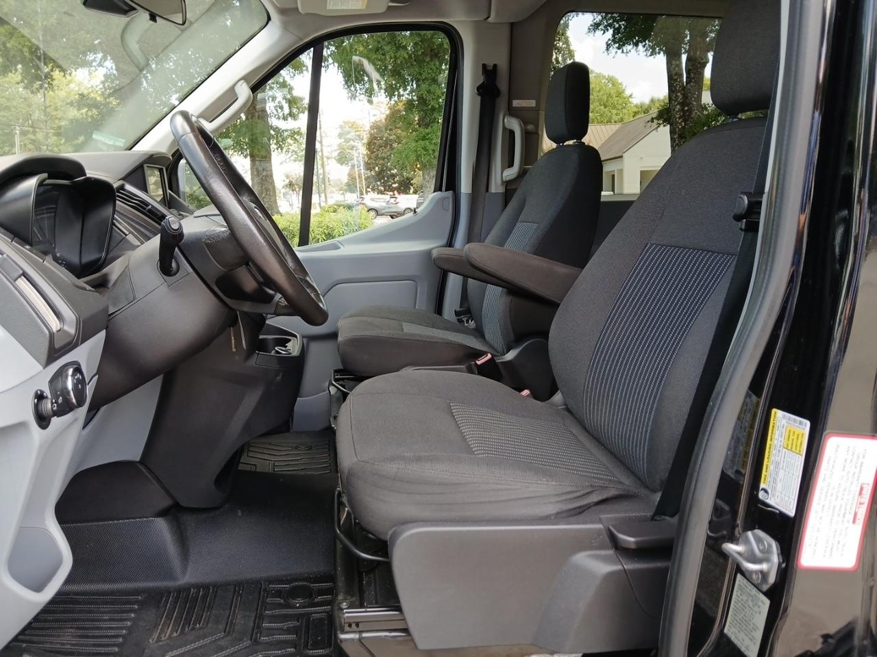 Ford Transit 350 Wagon Med. Roof XL w/Sliding Pass. 148-in. WB 2018