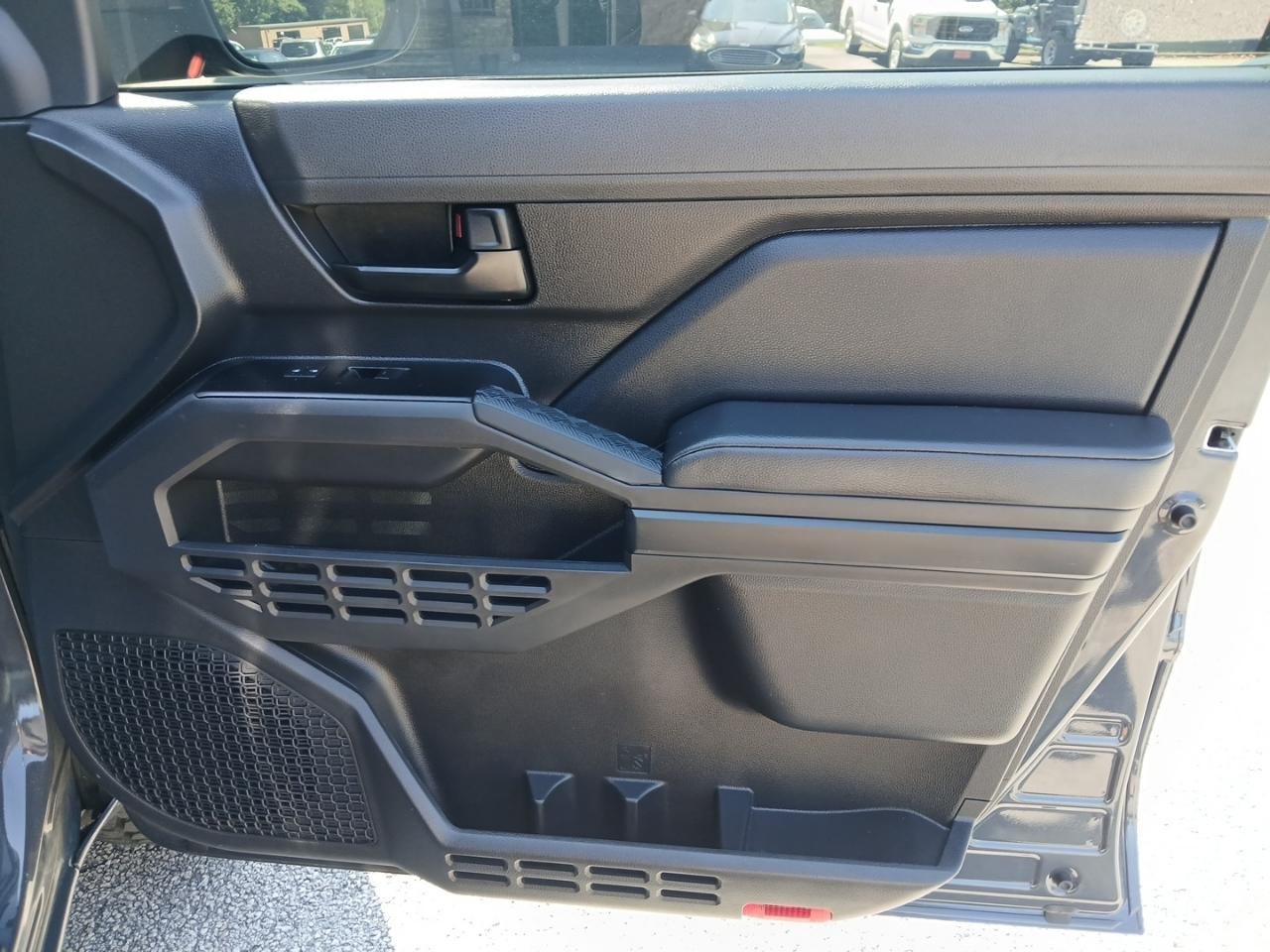 Toyota Tacoma SR Double Cab 4WD 2025