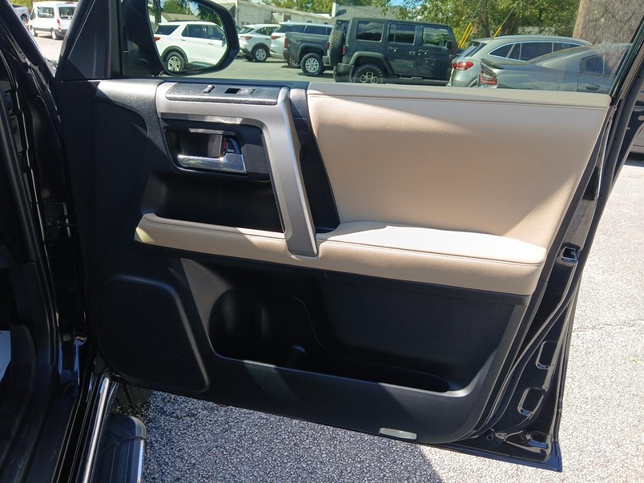 Toyota 4Runner Limited 2WD 2021