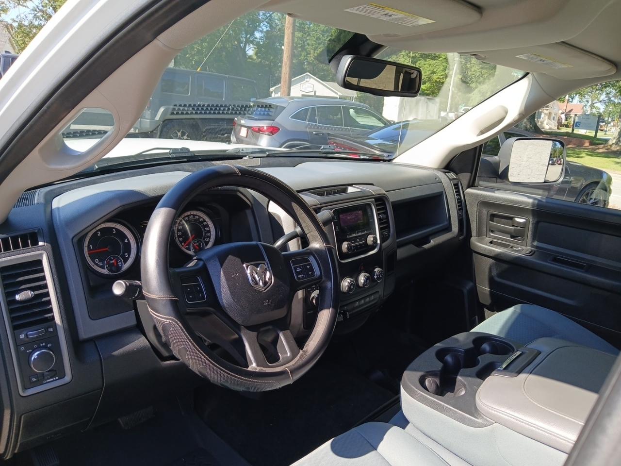 RAM 2500 Tradesman Crew Cab SWB 4WD 2017