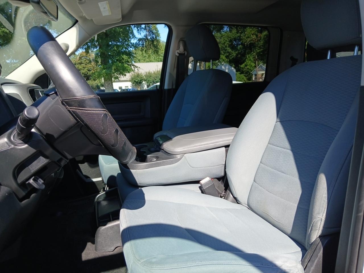 RAM 2500 Tradesman Crew Cab SWB 4WD 2017