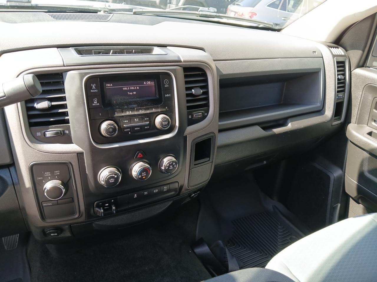 RAM 2500 Tradesman Crew Cab SWB 4WD 2017