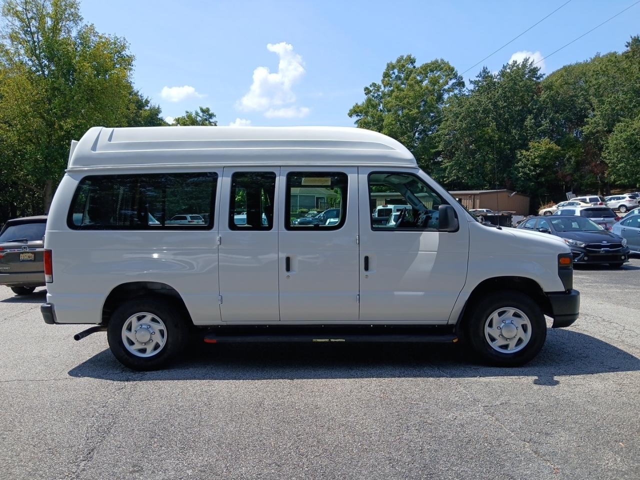 Ford Econoline E-250 2012