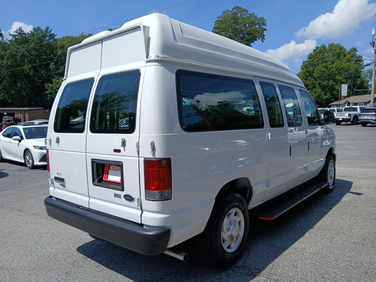 Ford Econoline E-250 2012